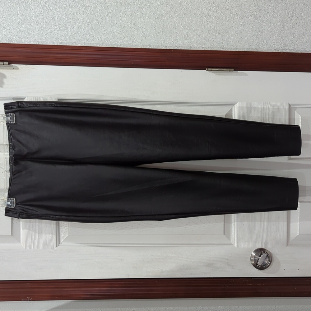VINCE CAMUTO Faux Leather Pants Sz M